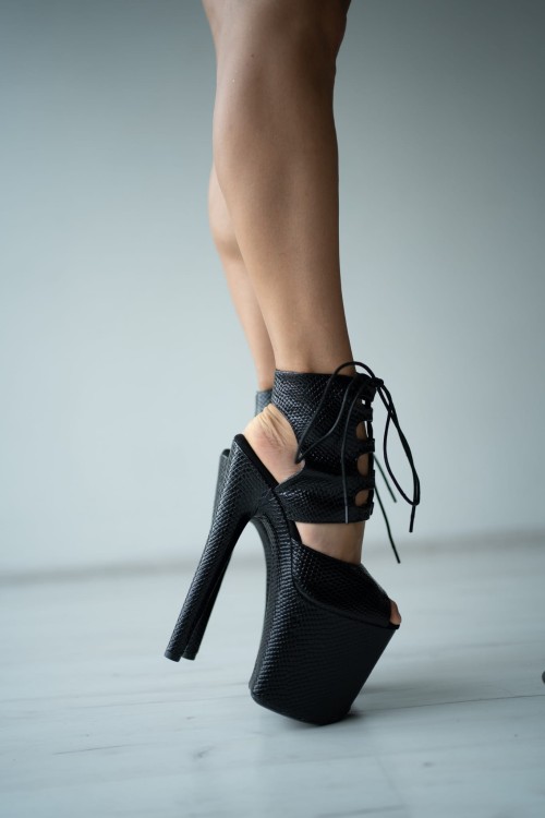 Czarne buty do exotic pole dance skóra węża Fame