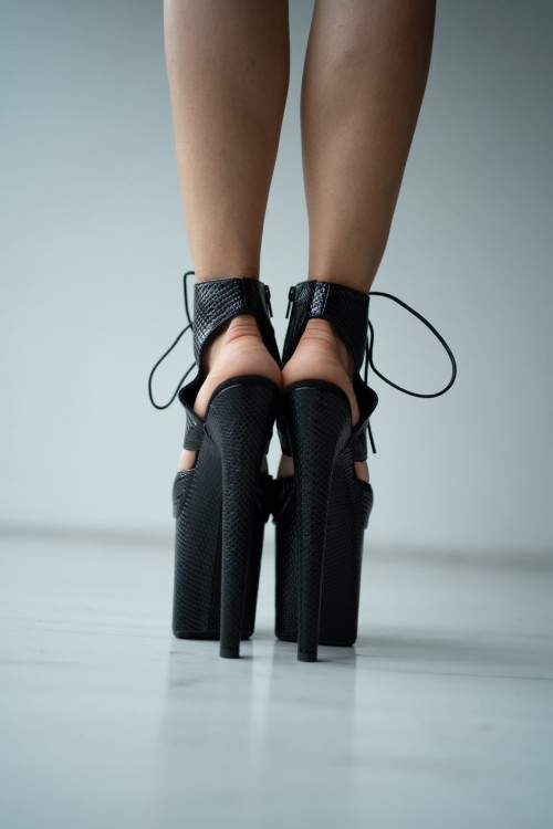 Czarne buty do exotic pole dance skóra węża Fame