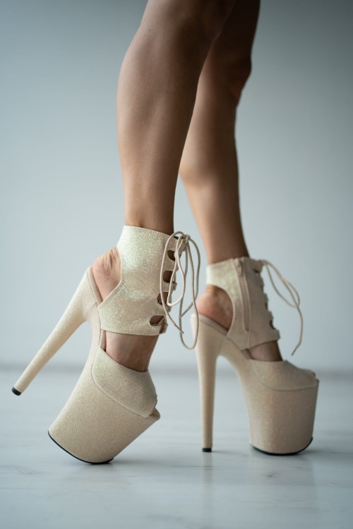 Beżowe materiałowe buty z błyskiem do exotic pole dance Fame