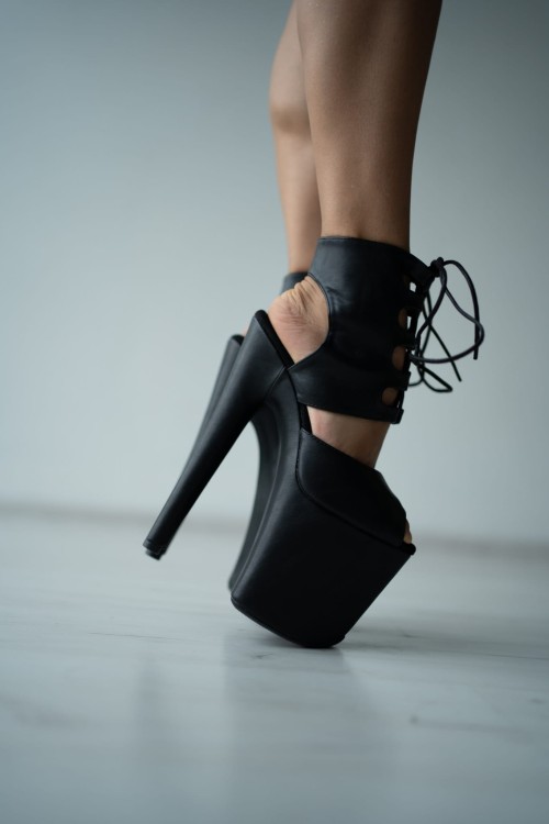 Czarne matowe buty do exotic pole dance Fame
