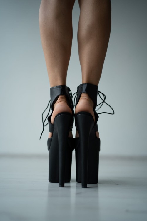 Czarne matowe buty do exotic pole dance Fame