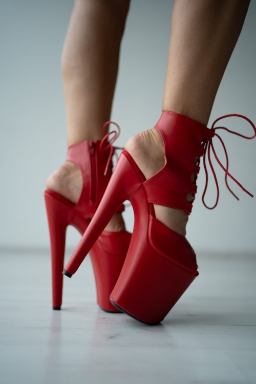 Czerwone matowe buty do exotic pole dance Fame