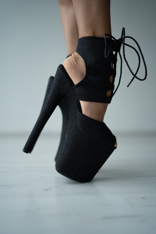 Czarne materiałowe buty z błyskiem do exotic pole dance Fame