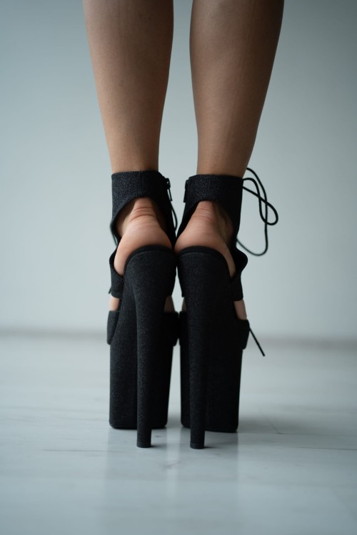 Czarne materiałowe buty z błyskiem do exotic pole dance Fame